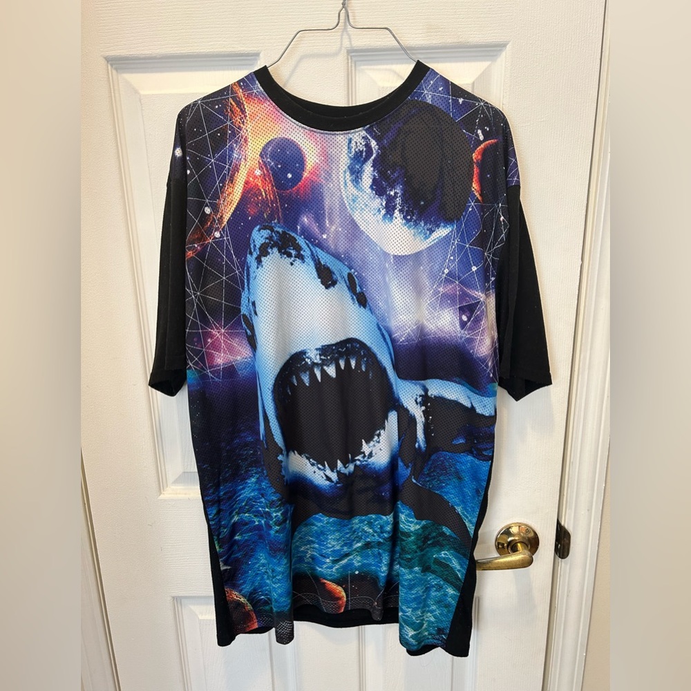 Chemistry shark short sleeve shirt xl